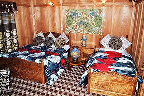 Swan Group Of Houseboats