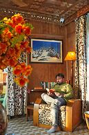 Swan Group Of Houseboats