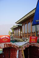 Swan Group Of Houseboats