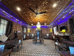 Swan Group Of Houseboats