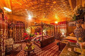 Swan Group Of Houseboats