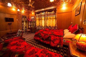 Swan Group Of Houseboats