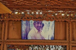 Swan Group Of Houseboats