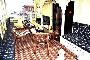 Swan Group Of Houseboats