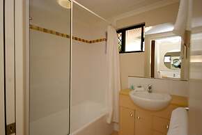 City Plaza Apartments