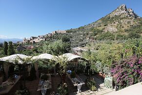 Villa Euchelia Resort