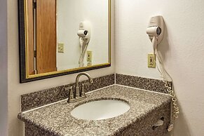 Econo Lodge Inn & Suites Madras