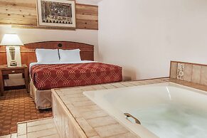 Econo Lodge Inn & Suites Madras