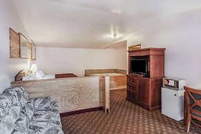 Econo Lodge Inn & Suites Madras