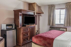 Econo Lodge Inn & Suites Madras