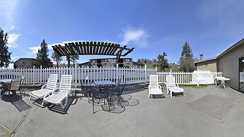 Econo Lodge Inn & Suites Madras