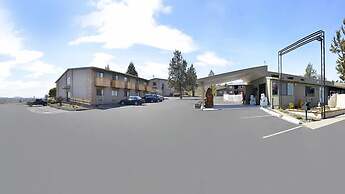 Econo Lodge Inn & Suites Madras