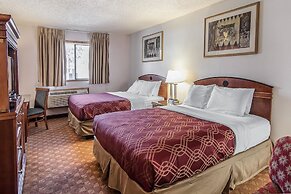 Econo Lodge Inn & Suites Madras