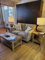 Captain Pips Marina & Hideaway