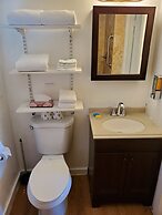 Captain Pips Marina & Hideaway