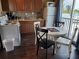 Captain Pips Marina & Hideaway