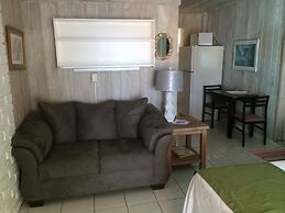 Captain Pips Marina & Hideaway