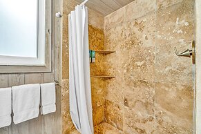 Captain Pips Marina & Hideaway