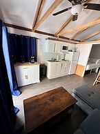 Captain Pips Marina & Hideaway