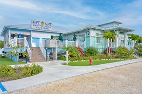 Captain Pips Marina & Hideaway