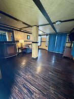 Captain Pips Marina & Hideaway