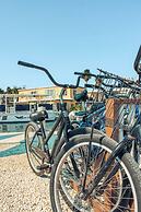 Captain Pips Marina & Hideaway