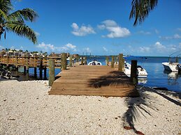 Captain Pips Marina & Hideaway