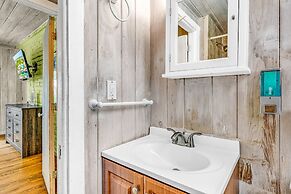 Captain Pips Marina & Hideaway