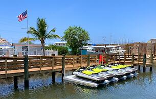 Captain Pips Marina & Hideaway