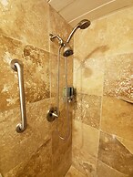 Captain Pips Marina & Hideaway