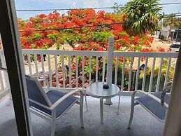 Captain Pips Marina & Hideaway