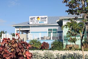 Captain Pips Marina & Hideaway