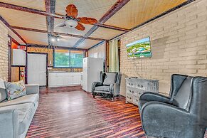 Captain Pips Marina & Hideaway