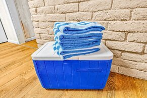 Captain Pips Marina & Hideaway