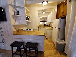 Captain Pips Marina & Hideaway