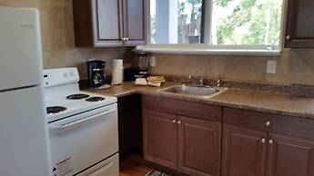 Captain Pips Marina & Hideaway