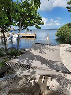 Captain Pips Marina & Hideaway