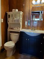 Captain Pips Marina & Hideaway