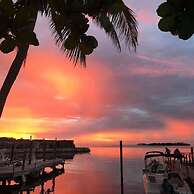 Captain Pips Marina & Hideaway