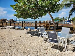 Captain Pips Marina & Hideaway