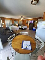 Captain Pips Marina & Hideaway