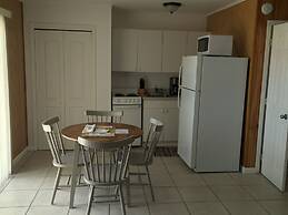 Captain Pips Marina & Hideaway