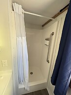 Captain Pips Marina & Hideaway