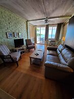 Captain Pips Marina & Hideaway