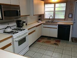 Captain Pips Marina & Hideaway