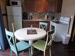 Captain Pips Marina & Hideaway