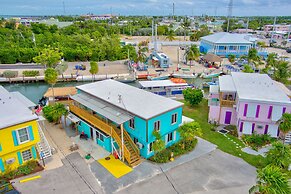 Captain Pips Marina & Hideaway