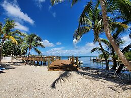 Captain Pips Marina & Hideaway