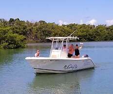 Captain Pips Marina & Hideaway