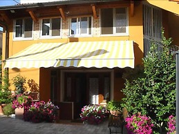 Bed & Breakfast Villa Mena